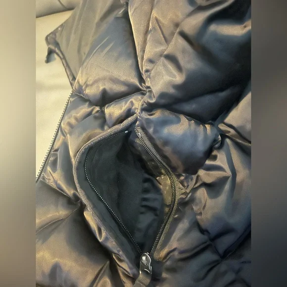 Women’s Northface Aconcagua 550 down vest. The Old style. - Picture 7 of 7